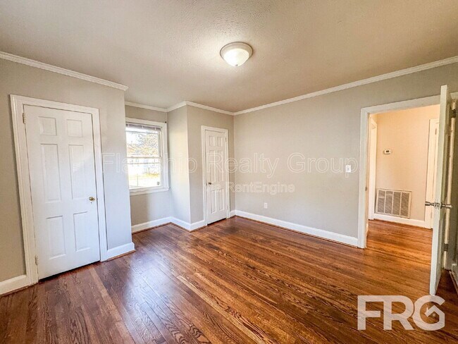 Building Photo - 611 Rudolph St