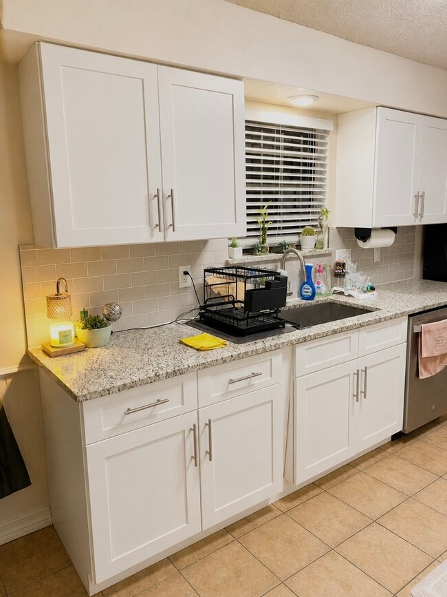 Building Photo - 7446 Soledad Dr