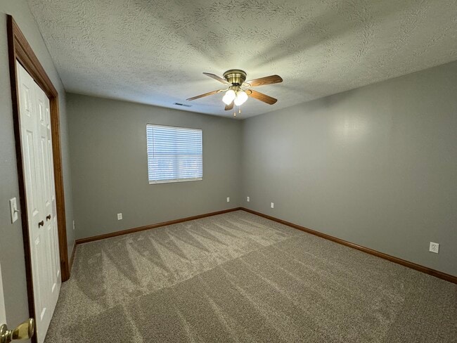 Building Photo - 5357 Midway Dr