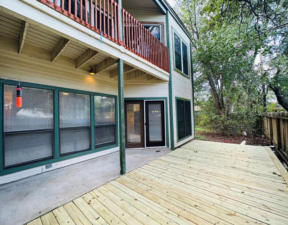 Building Photo - 6501 Columbia Oaks Ct