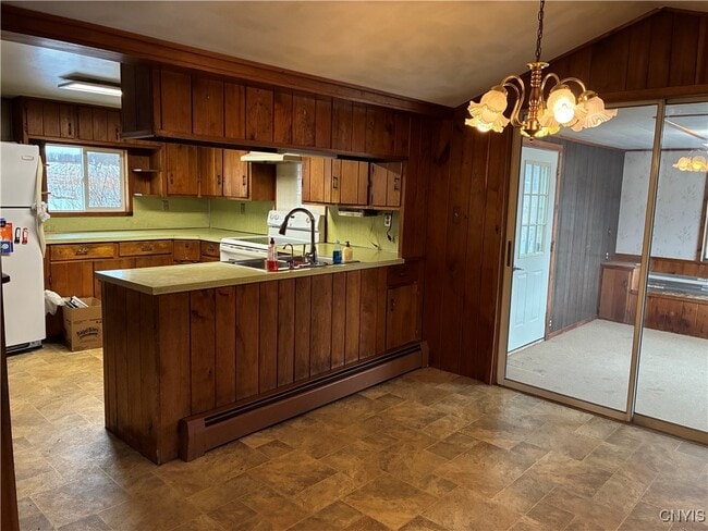 Building Photo - 7470 Perry Rd