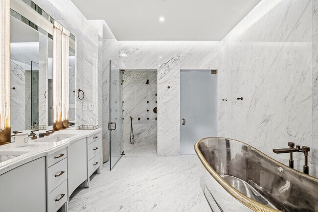 Building Photo - 111 W 57th St
