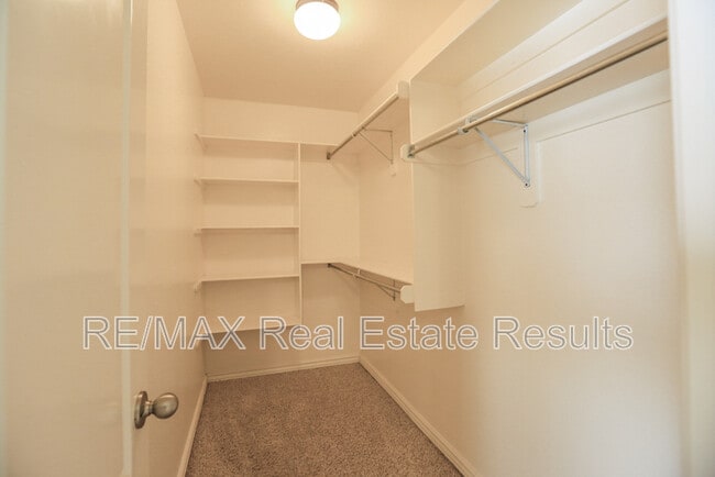 Building Photo - 6303 S 37th St