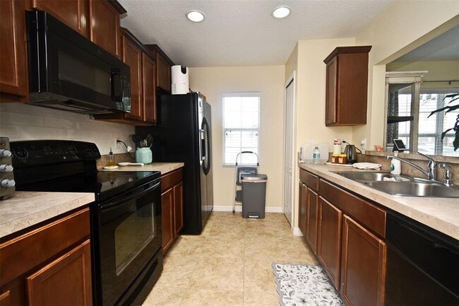 Building Photo - 200 Carina Cir