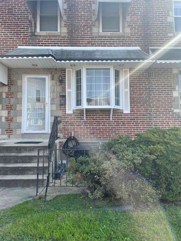 Primary Photo - 6643 Gillespie St