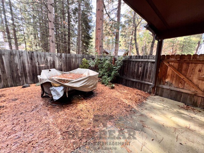 Building Photo - 3 Bedroom in Central Location in Incline!