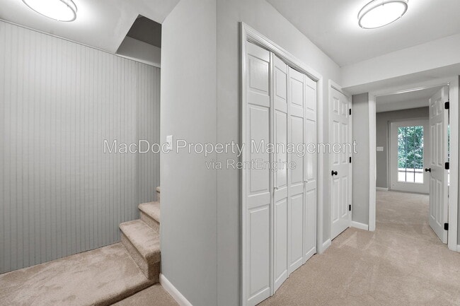 Building Photo - 5273 Daffodil Dr