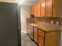 Building Photo - 616 Portland St