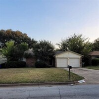 Building Photo - 6536 Meadowview Ln