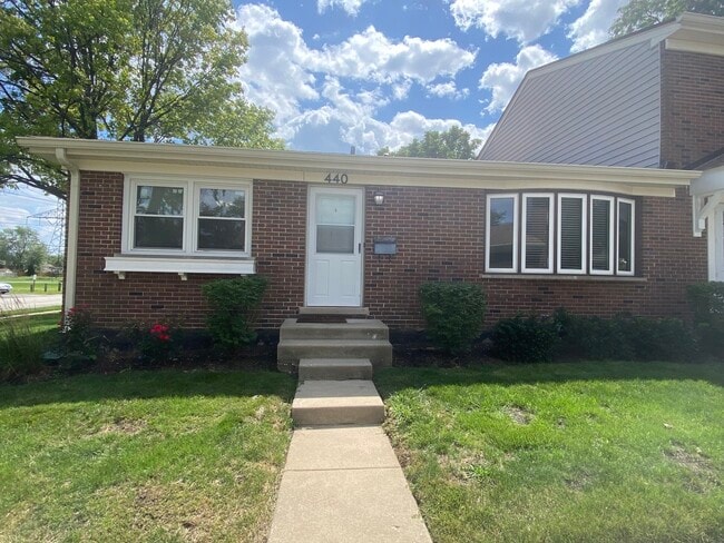 Primary Photo - 440 CONGRESS Ct