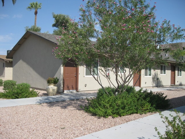 Building Photo - Belleview Village Apartments