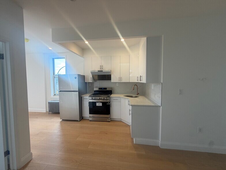 Building Photo - 97 Belmont Ave