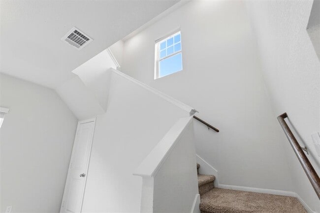 Building Photo - 141 Everglades Dr