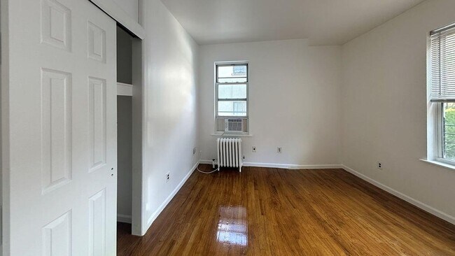 Building Photo - 208 W 260th St