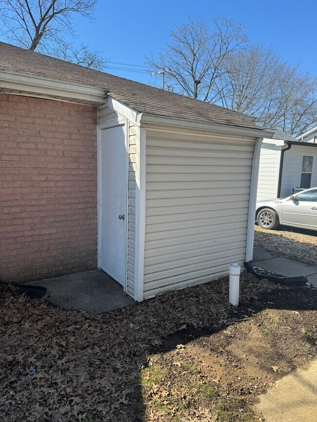 Building Photo - duplex