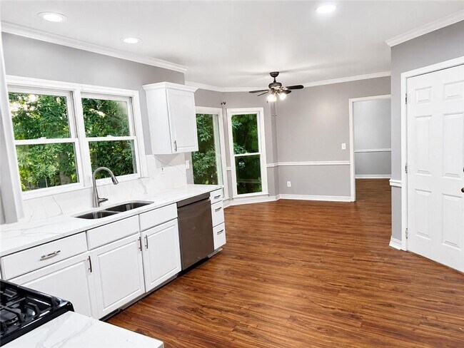 Building Photo - 3760 Peachbluff Ct