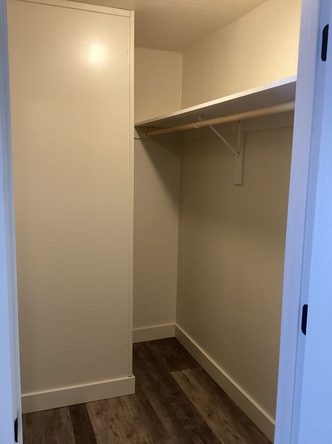 Building Photo - Newly Remodeled Single Level Apartment in Lebanon Oregon!