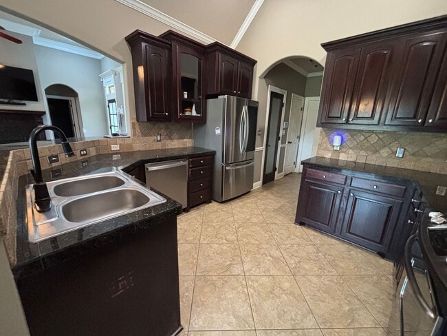 Building Photo - 4 BEDROOM BLANCHARD HOME NEAR I49