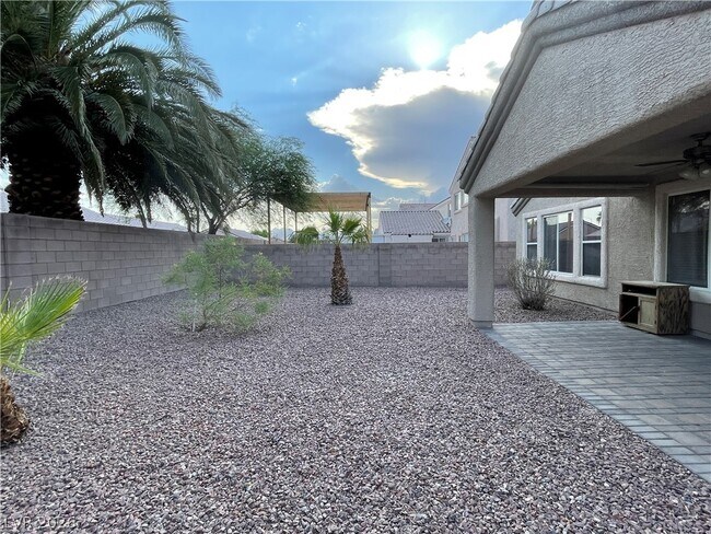 Building Photo - 417 Colorful Rain Ave