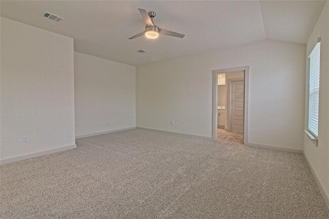 Building Photo - 200 Geminiflora Bend