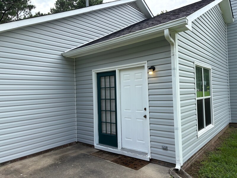 Building Photo - 4406 Tyne Dr