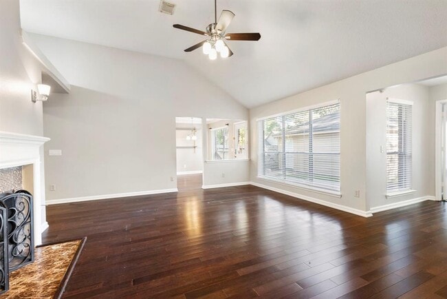 Building Photo - 62 S Dreamweaver Cir