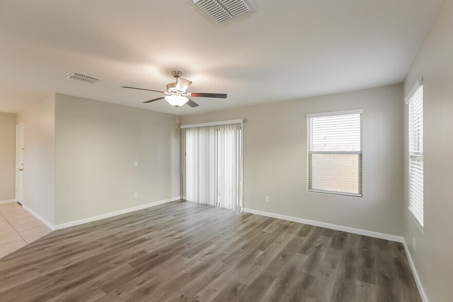 Building Photo - 8039 W Agora Ln