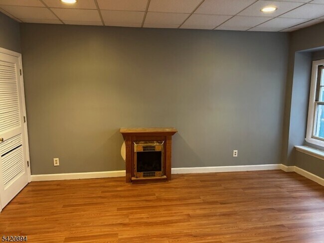 Building Photo - 45 Halsey St