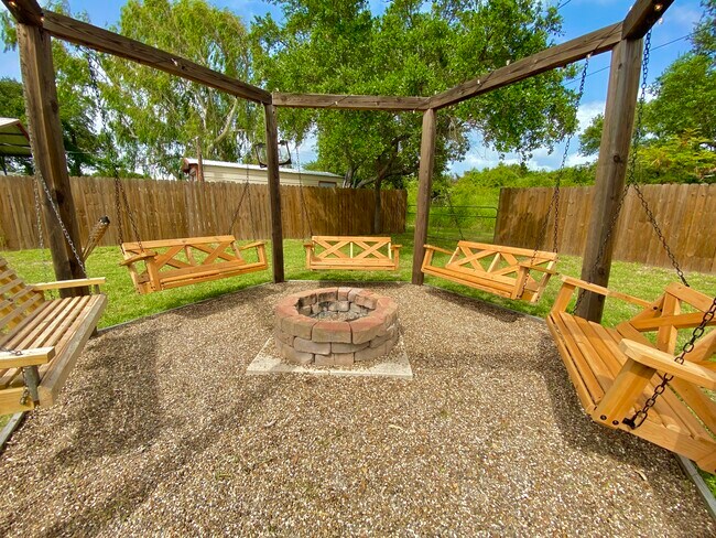 Building Photo - 1131 S 8th St