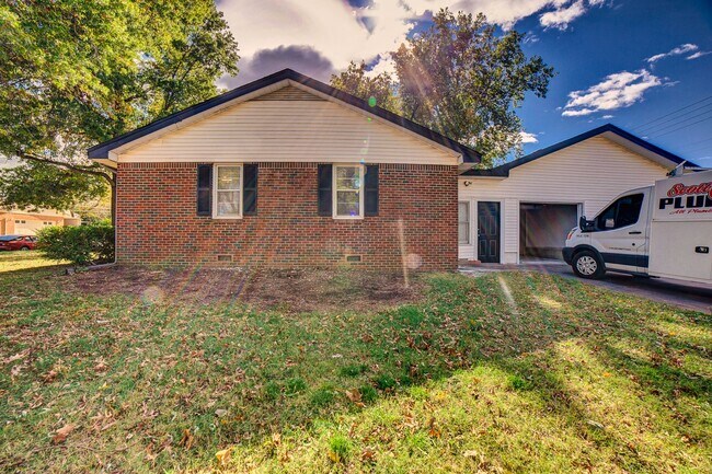 Building Photo - 3 Bed | 1 Bath | Tulsa