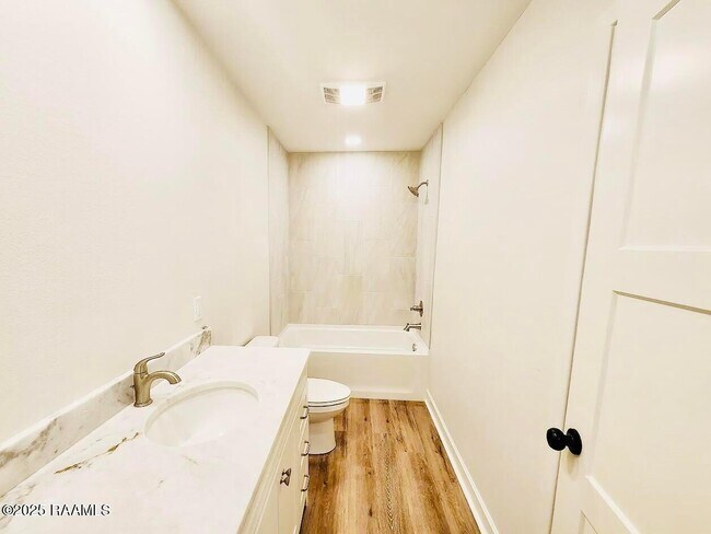 Building Photo - 207 Mitze Dr