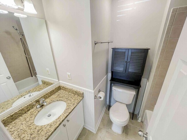 Building Photo - Smyrna 2BD/2.5BA Townhome