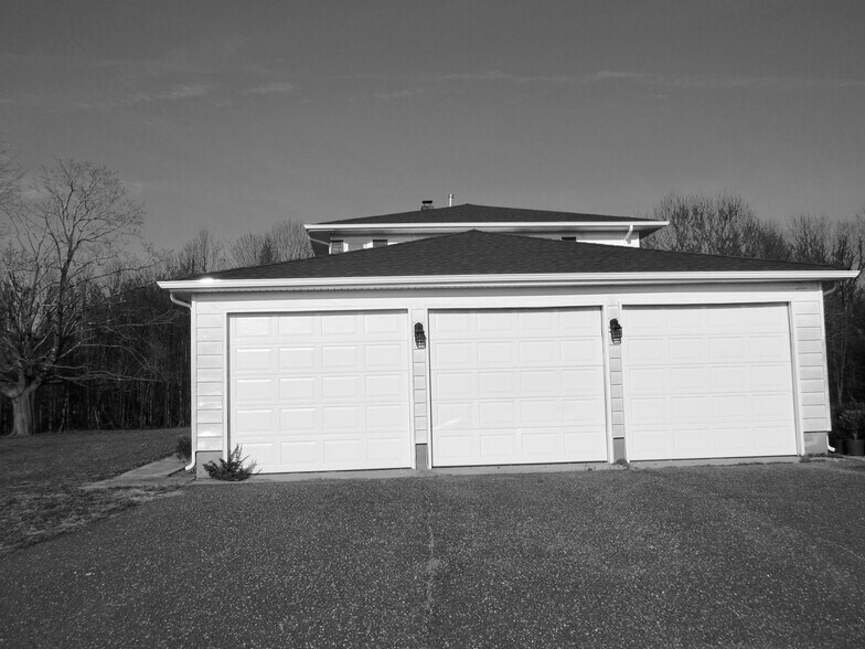 Building Photo - 370 Smithburg Rd