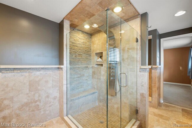 Building Photo - 3602 Elmhurst Ave