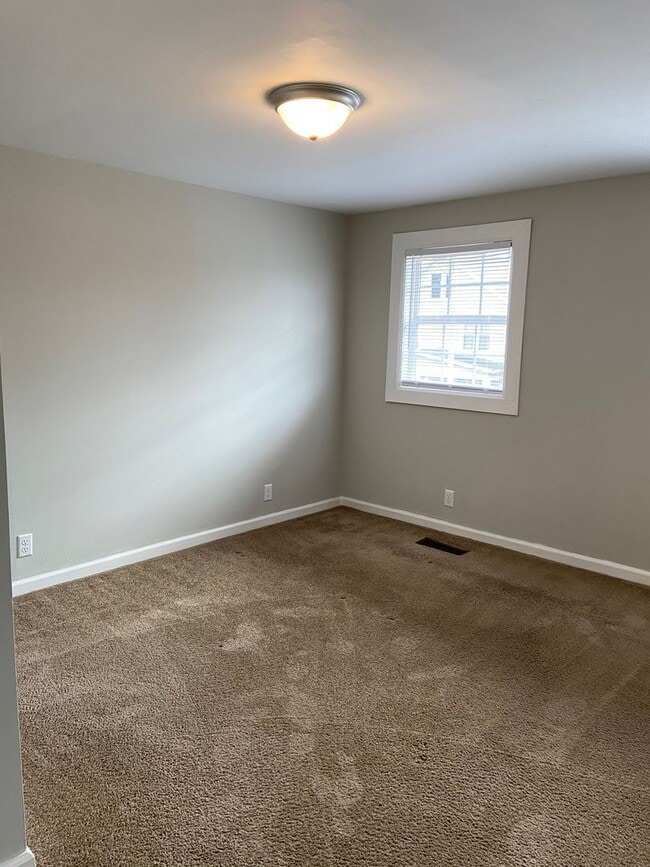 Building Photo - 360-362 E Hinman Avenue