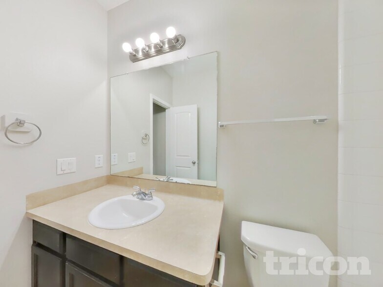 Building Photo - 2823 Arica Ln