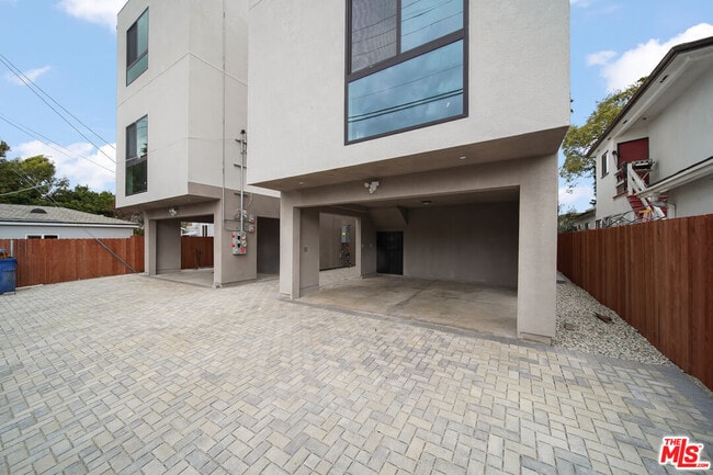 Building Photo - 8664 Cadillac Ave
