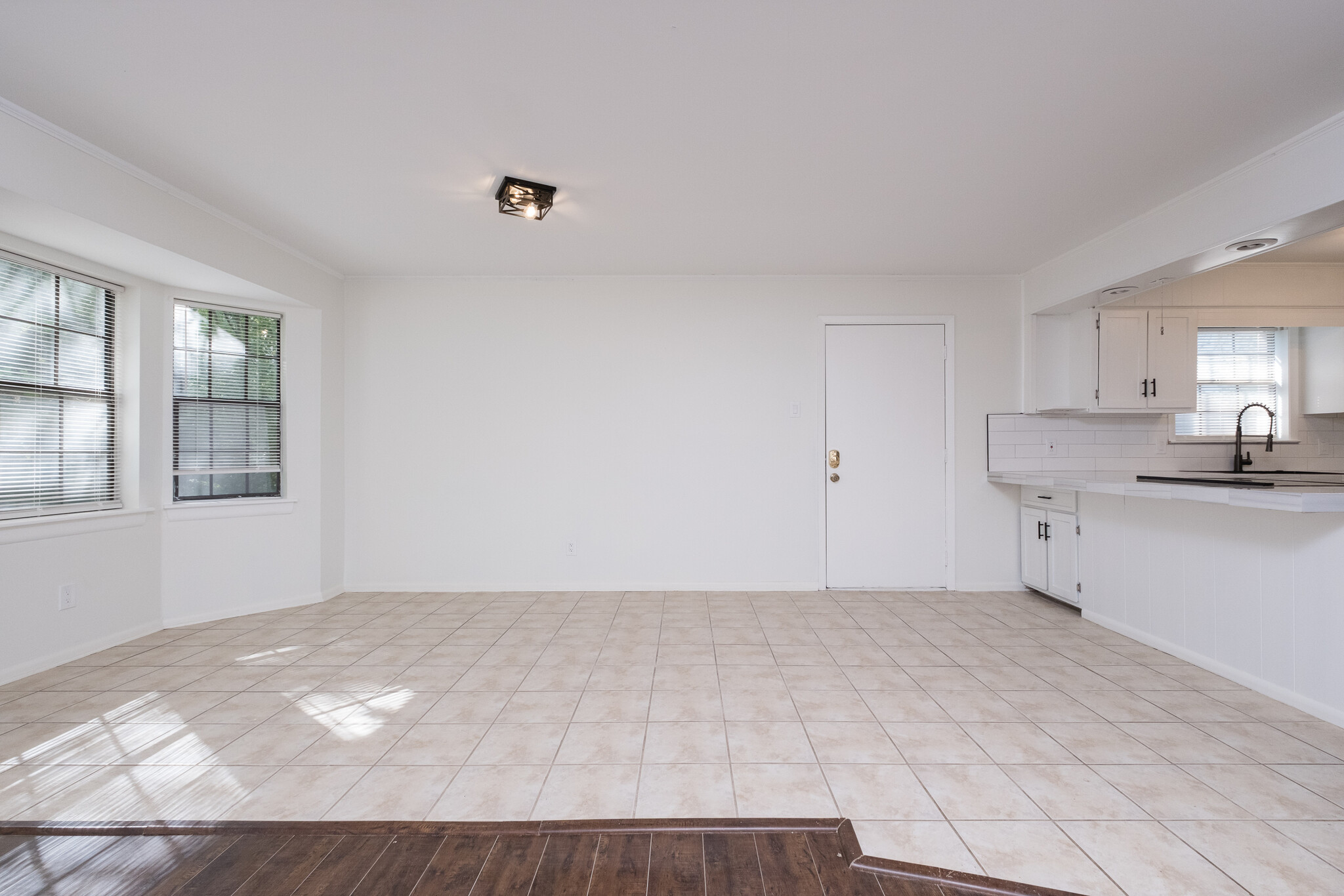 Building Photo - 12 Rio Grande Forest Dr