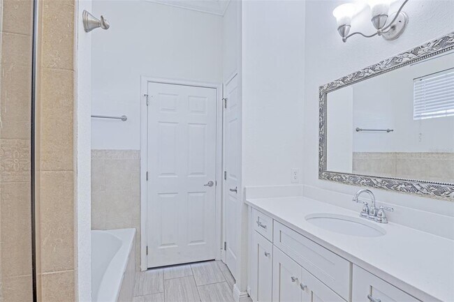 Building Photo - 350 N Phelps Ave