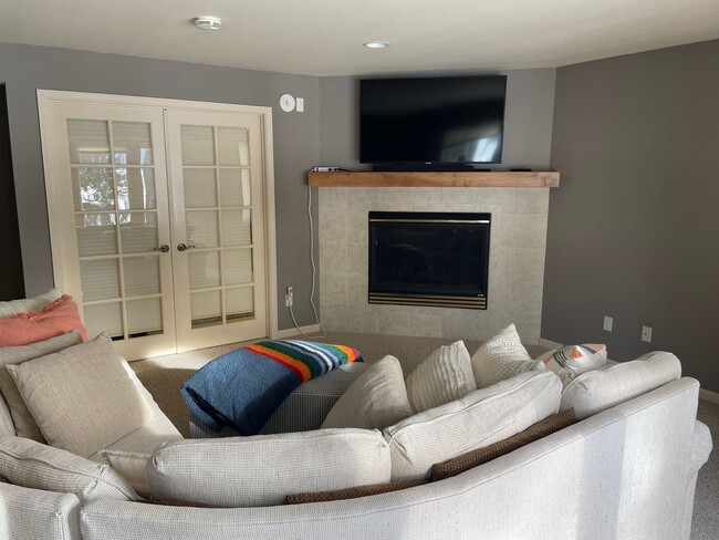 Building Photo - Fully Furnished Winter Rental: Stunning Lakefront Retreat on Little Bitterroot Lake – Marion, Mon...