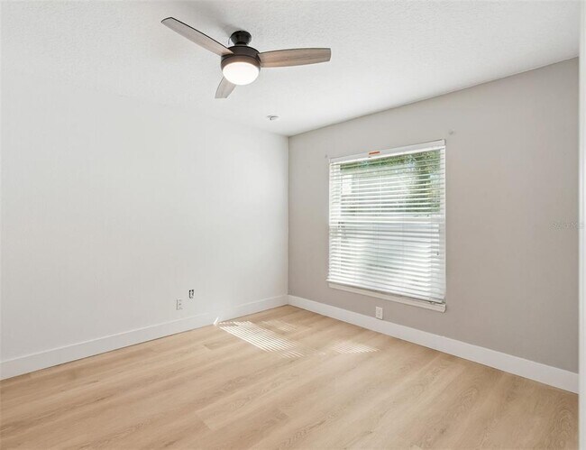 Building Photo - 10618 Clarcona Ocoee Rd