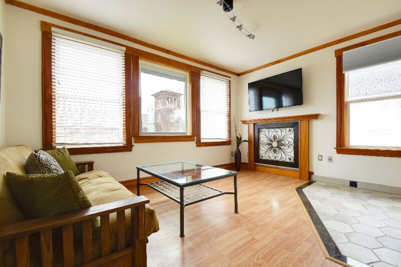 Building Photo - 2102 Grand Ave