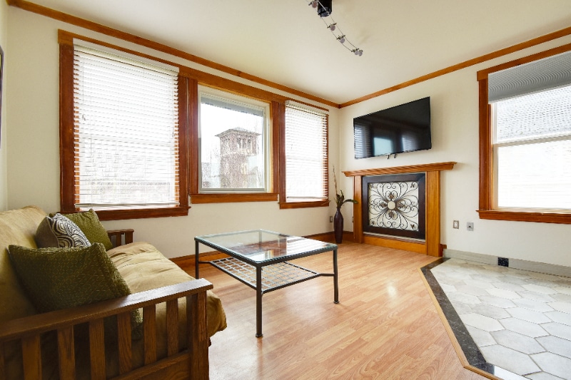 Building Photo - 2328 Hoyt Ave