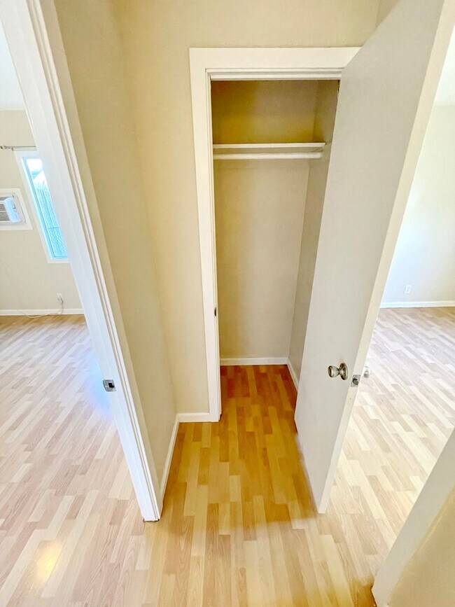 Building Photo - 3 Bed 1 Bath Unfurnished house in the Heart of Kihei - 1 year minimum available long term.