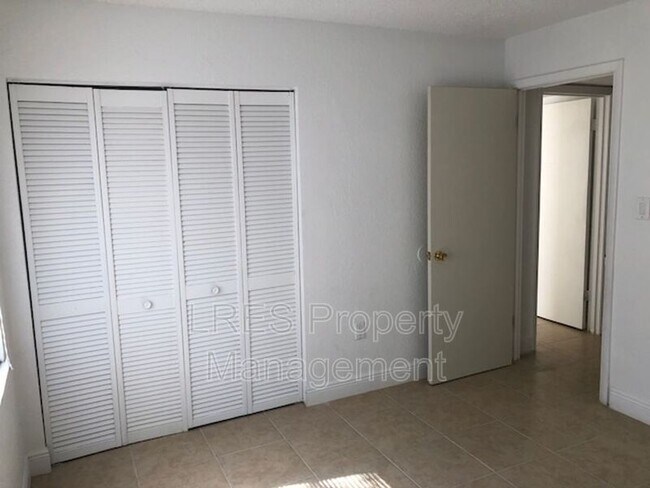 Building Photo - 4725 S Texas Ave