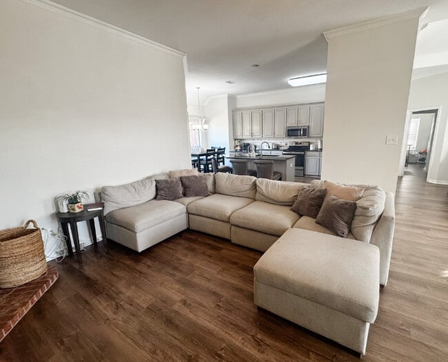 Building Photo - Beautiful Keene Home - 5 Bedroom, 2.5 Bath