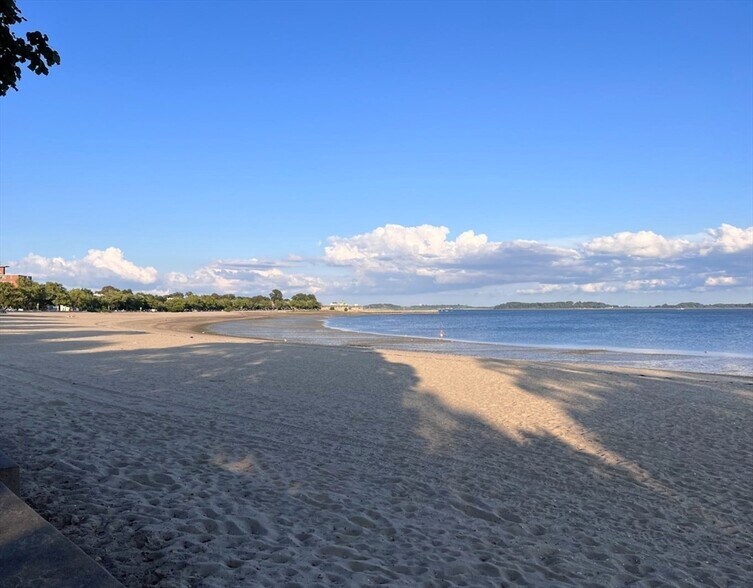 Building Photo - 33 Ward St