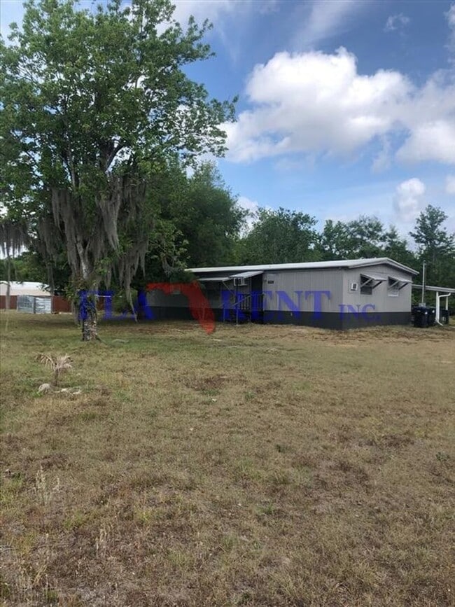 Building Photo - Newly renovated 4/2 Mobile home on large l...
