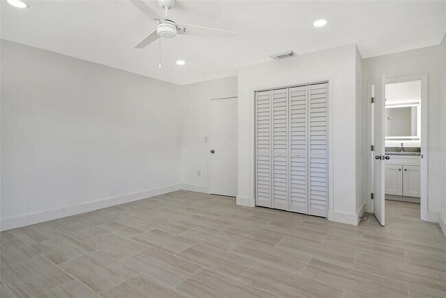 Building Photo - 913 Key Way