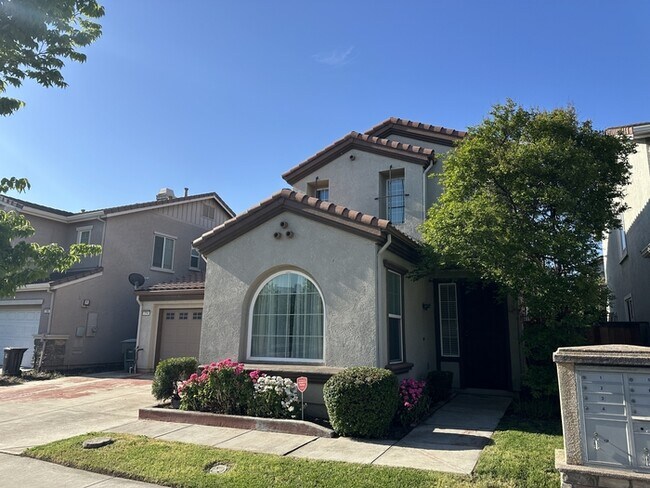 Building Photo - Lathrop 5 Bedroom 3 Bathroom Home